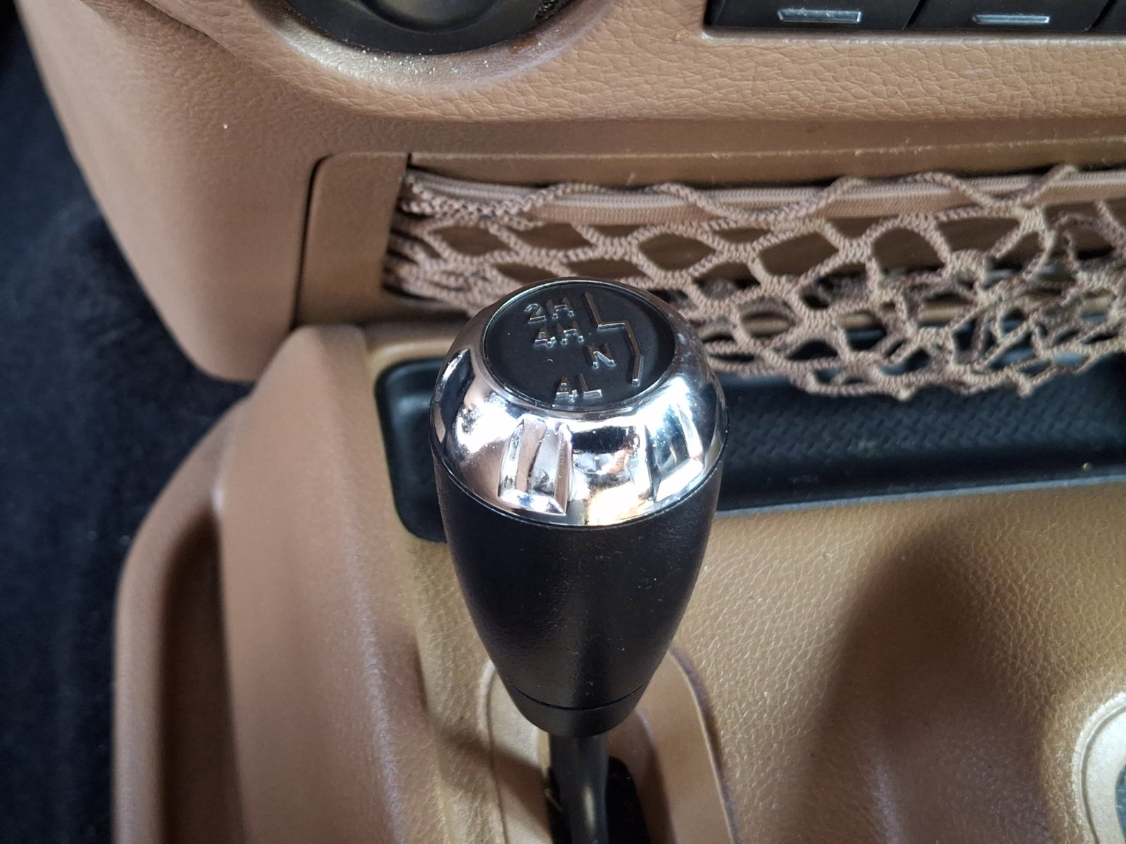 Used 2017 Jeep Wrangler Unlimited Sahara w/ Connectivity Group AWD/4WD image 24
