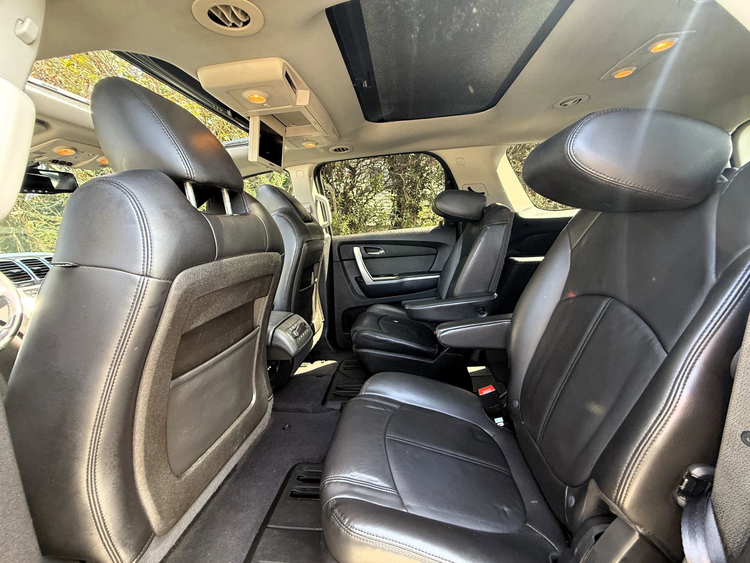 Used 2011 GMC Acadia SLT image 37