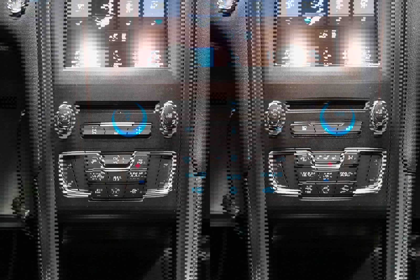 Used 2018 Ford Fusion SE w/ Equipment Group 201A image 16