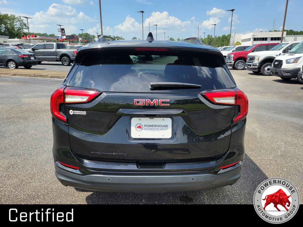 Used 2022 GMC Terrain SLE w/ Driver Convenience Package FWD image 4