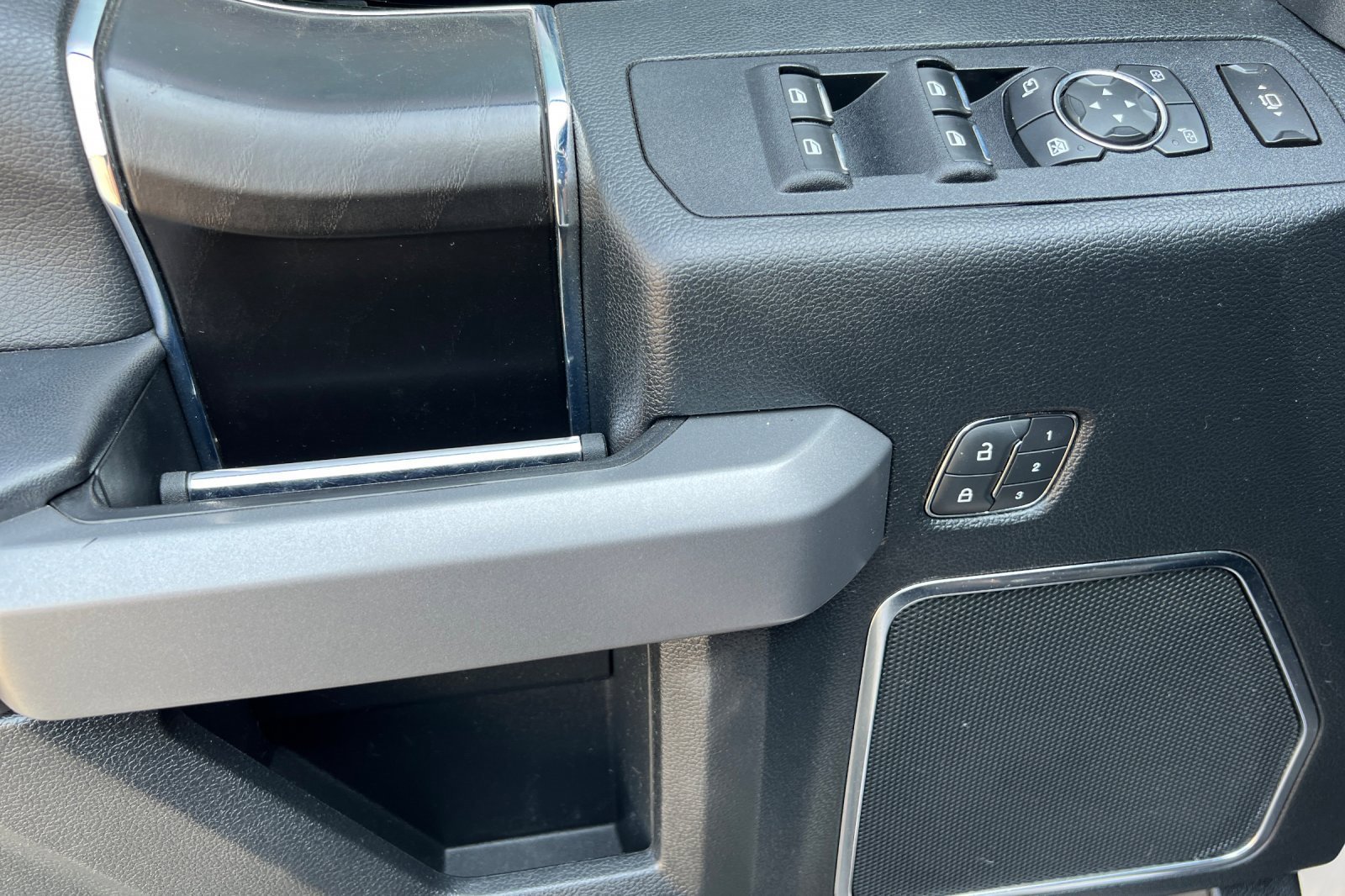 Used 2019 Ford F250 Platinum w/ Platinum Ultimate Package image 11