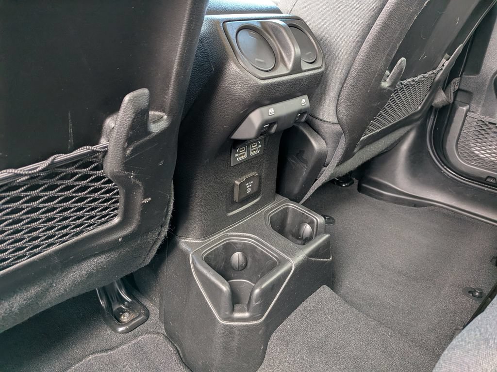 Used 2024 Jeep Wrangler Unlimited Rubicon AWD/4WD image 19