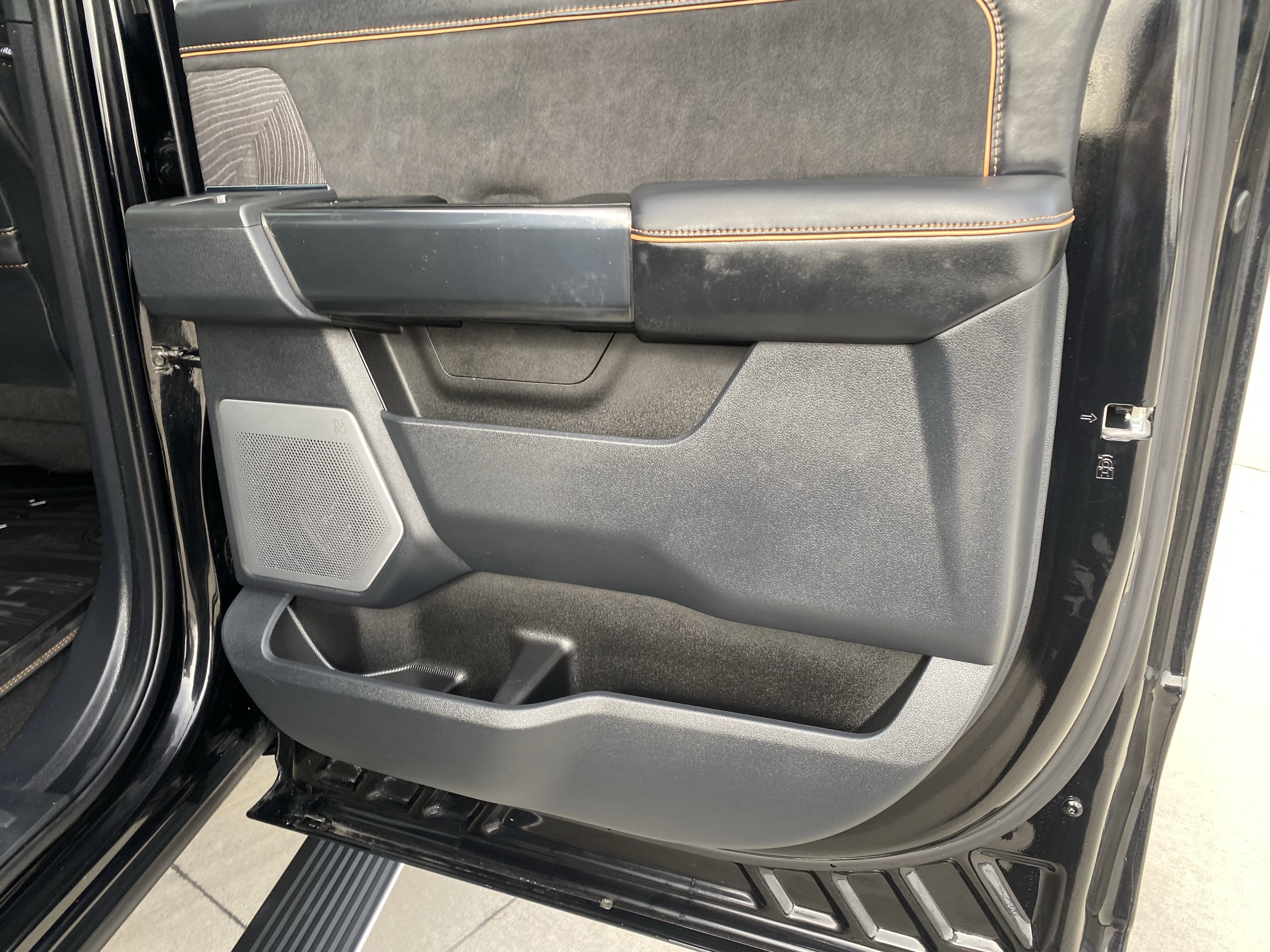 Used 2024 Ford F250 Platinum image 9