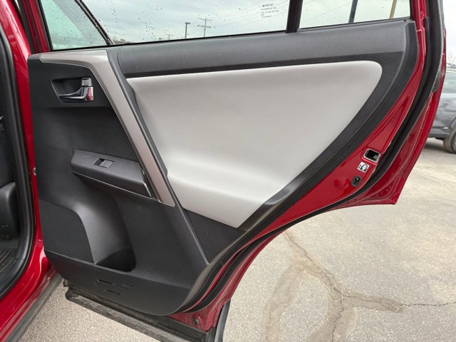 Used 2018 Toyota RAV4 XLE image 29