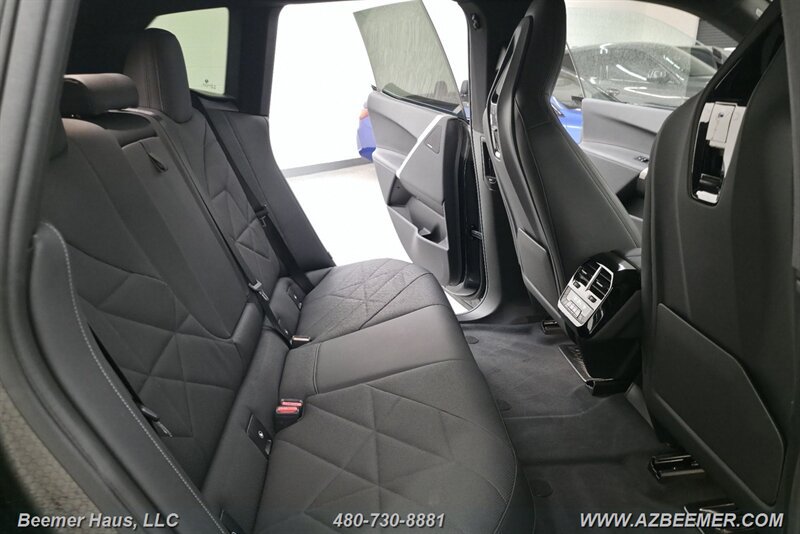 Used 2024 BMW iX xDrive50 w/ Sport Package AWD/4WD image 34