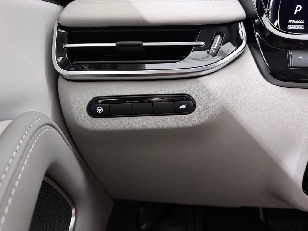 New 2027 INFINITI QX60 Luxe FWD image 27