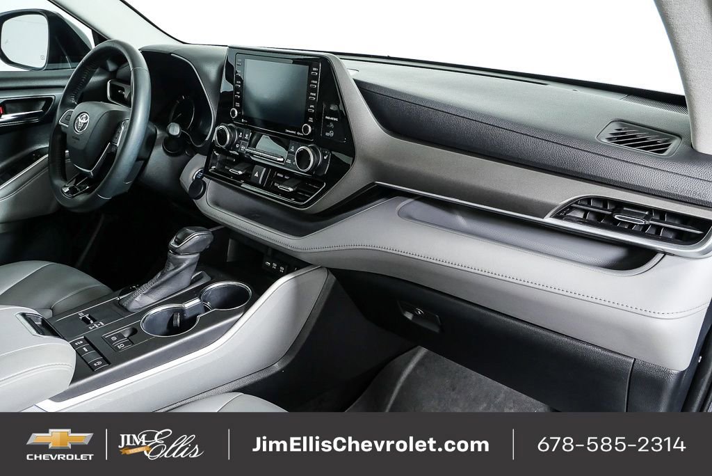 Used 2020 Toyota Highlander XLE image 23