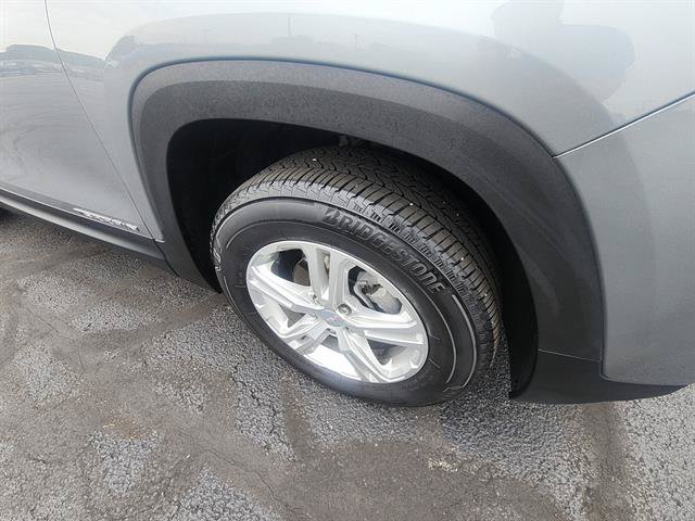Used 2024 GMC Terrain SLE w/ Driver Convenience Package AWD/4WD image 3
