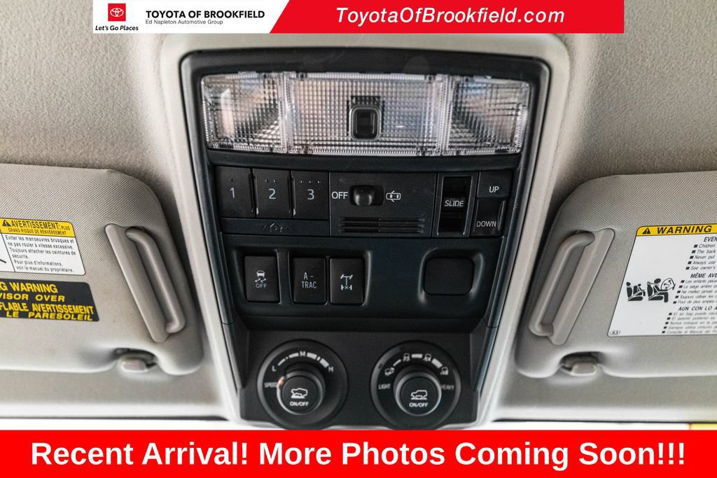 Used 2018 Toyota 4Runner TRD Off-Road Premium AWD/4WD image 28