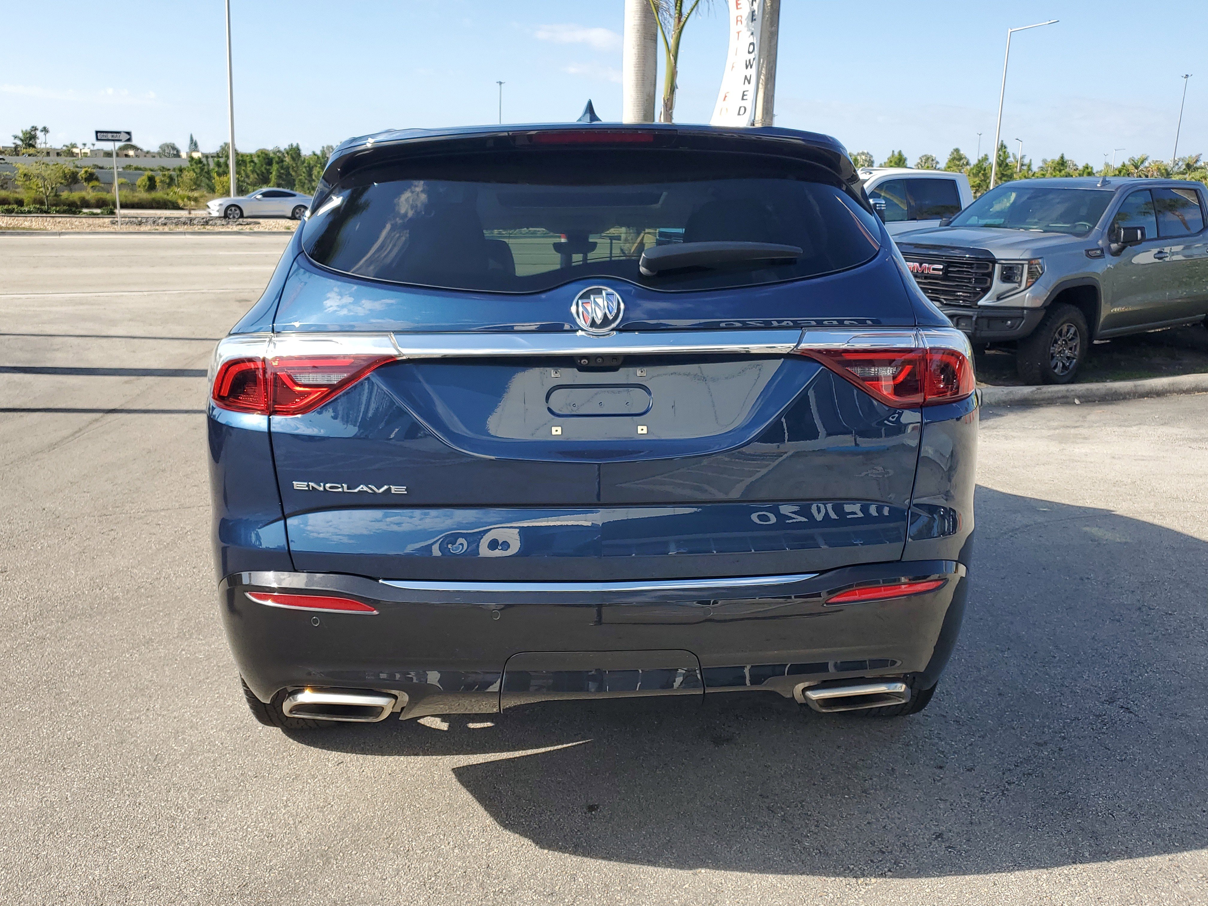 Used 2022 Buick Enclave Essence w/ Experience Buick Package image 6