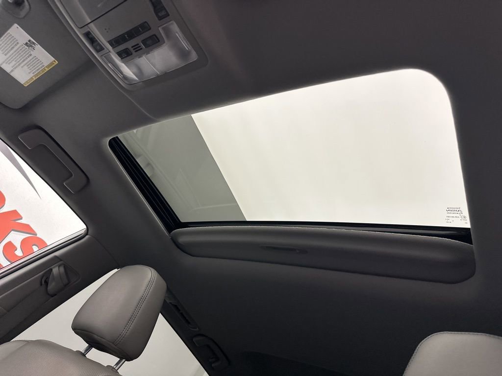 Used 2019 Toyota Highlander Limited image 26