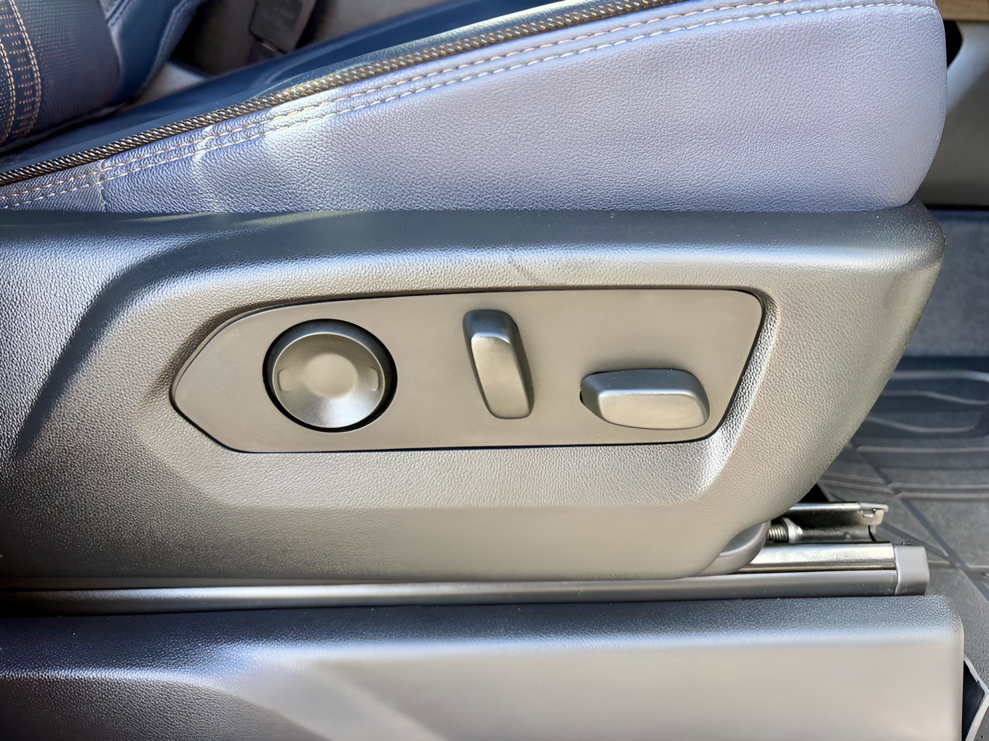 Used 2022 Chevrolet Silverado 1500 High Country image 44