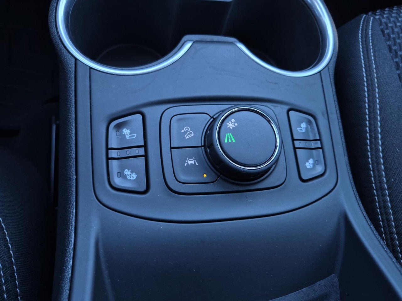 Certified 2022 GMC Terrain SLE w/ Driver Convenience Package FWD image 28