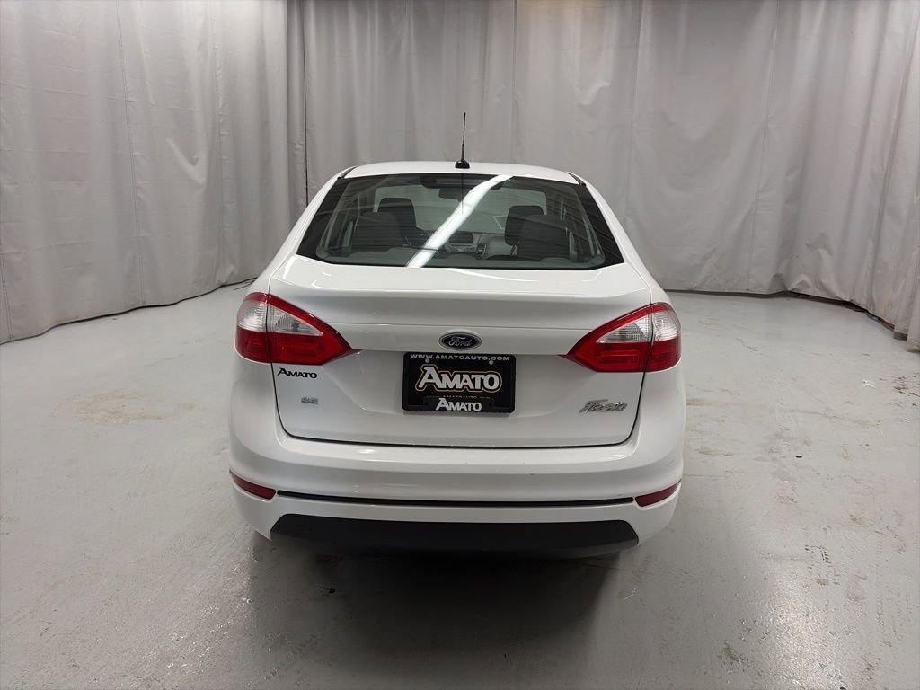 Used 2016 Ford Fiesta SE image 4