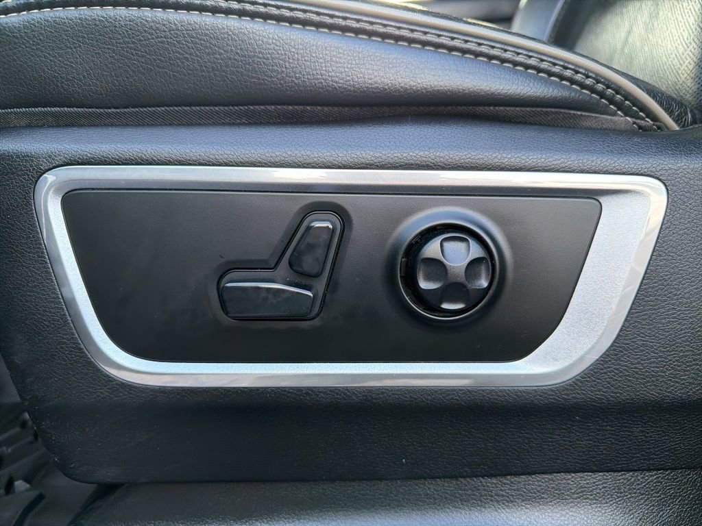 Used 2019 RAM 1500 Laramie image 32