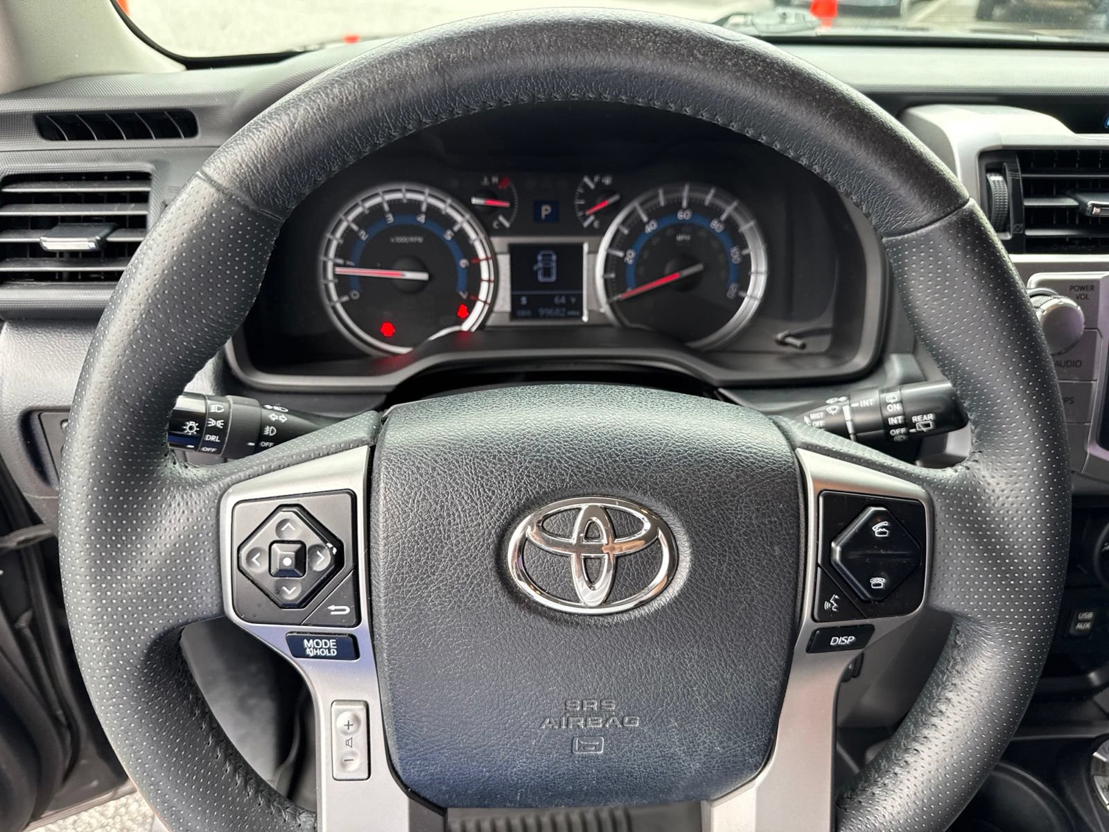Used 2017 Toyota 4Runner SR5 AWD/4WD image 33