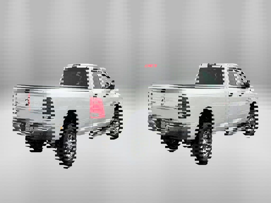 Used 2017 RAM 3500 Tradesman w/ Chrome Appearance Group image 4