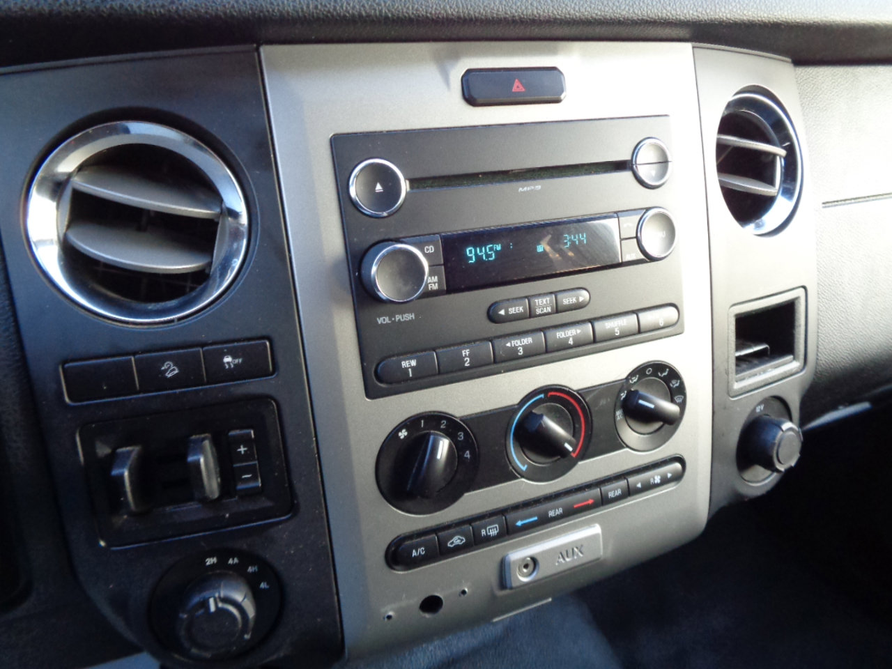 Used 2016 Ford Expedition XL image 31