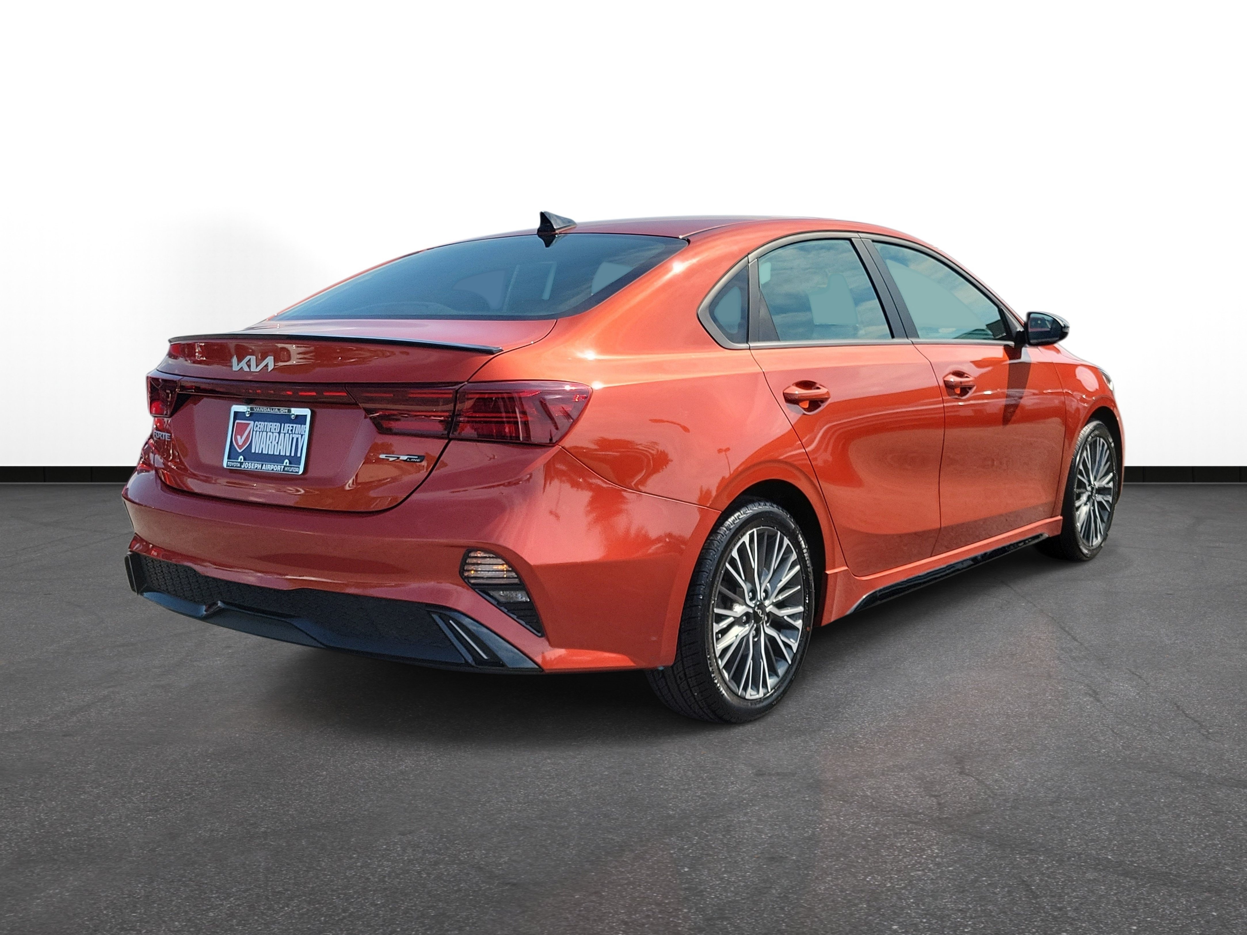 Used 2022 Kia Forte GT-Line w/ GT-Line Premium Package FWD image 4