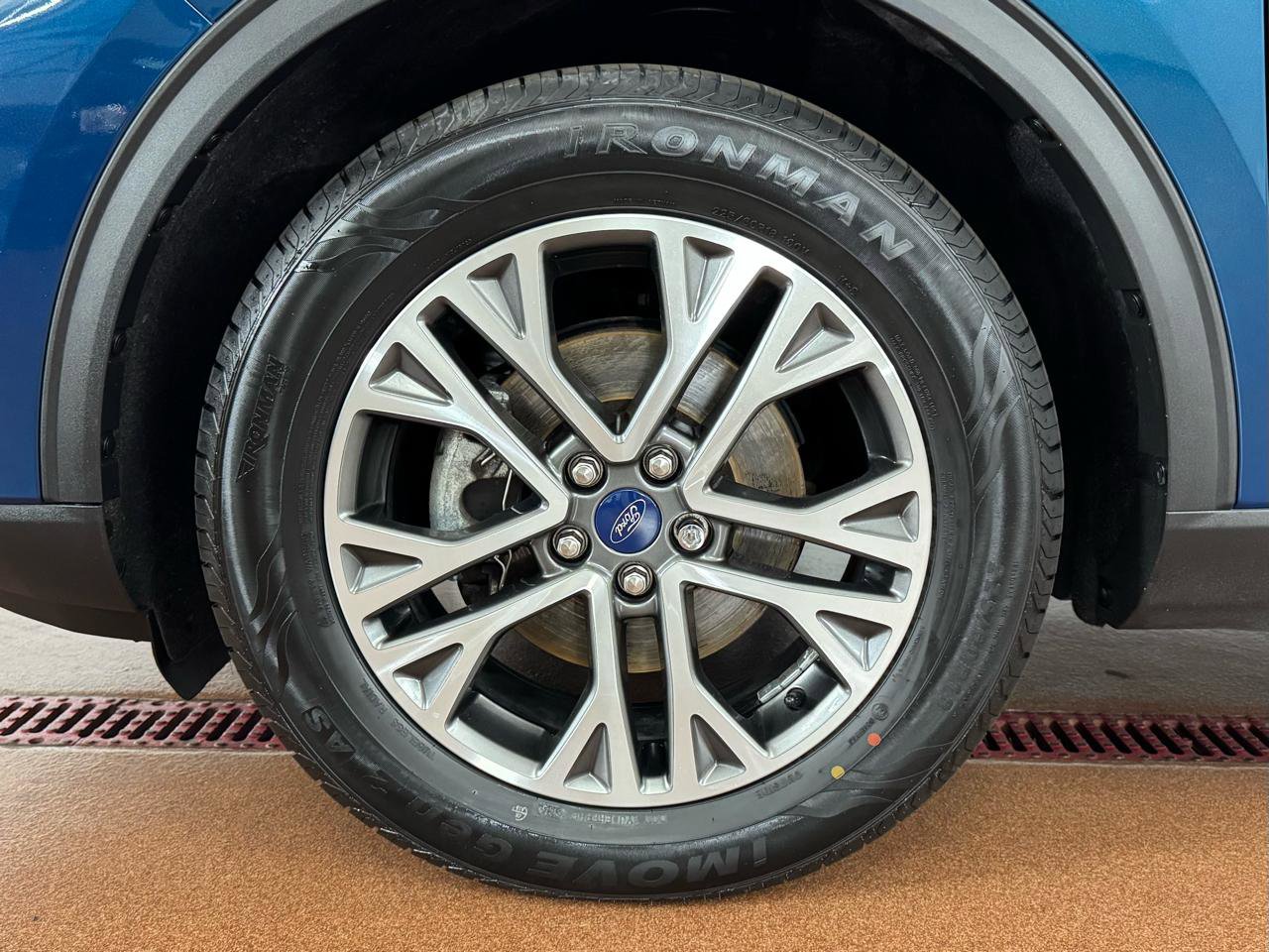 Used 2020 Ford Escape SEL image 8