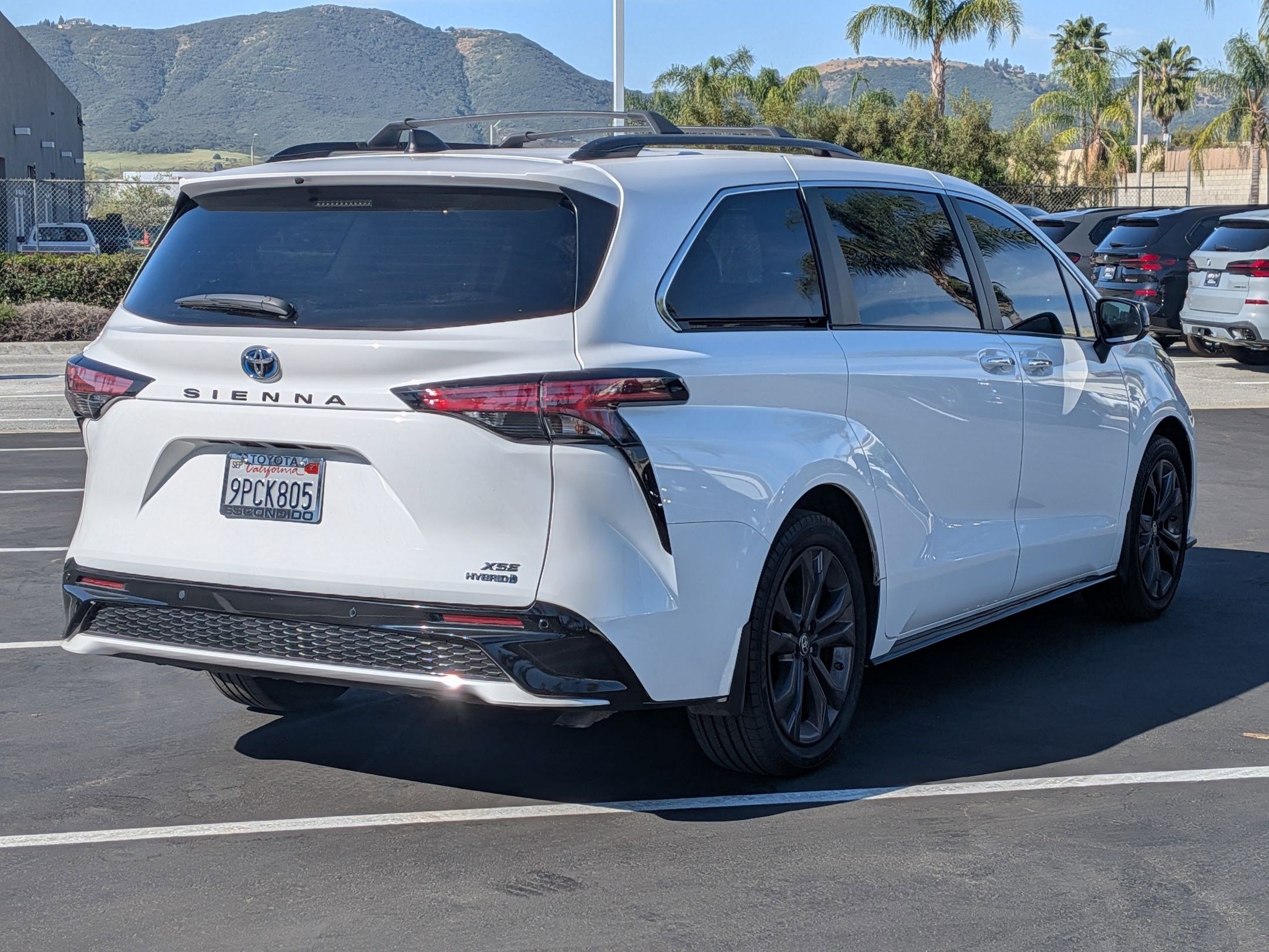 Used 2024 Toyota Sienna XSE w/ XSE Plus Package image 10