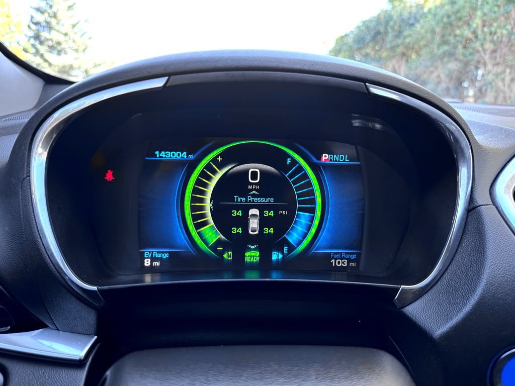 Used 2017 Chevrolet Volt Premier w/ Driver Confidence Package FWD image 20