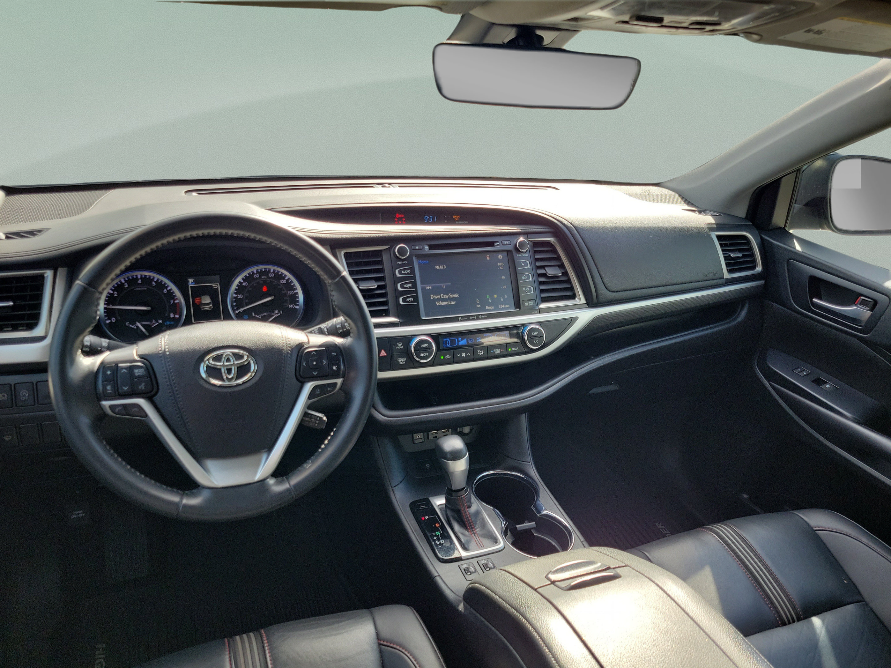 Used 2019 Toyota Highlander SE FWD image 20