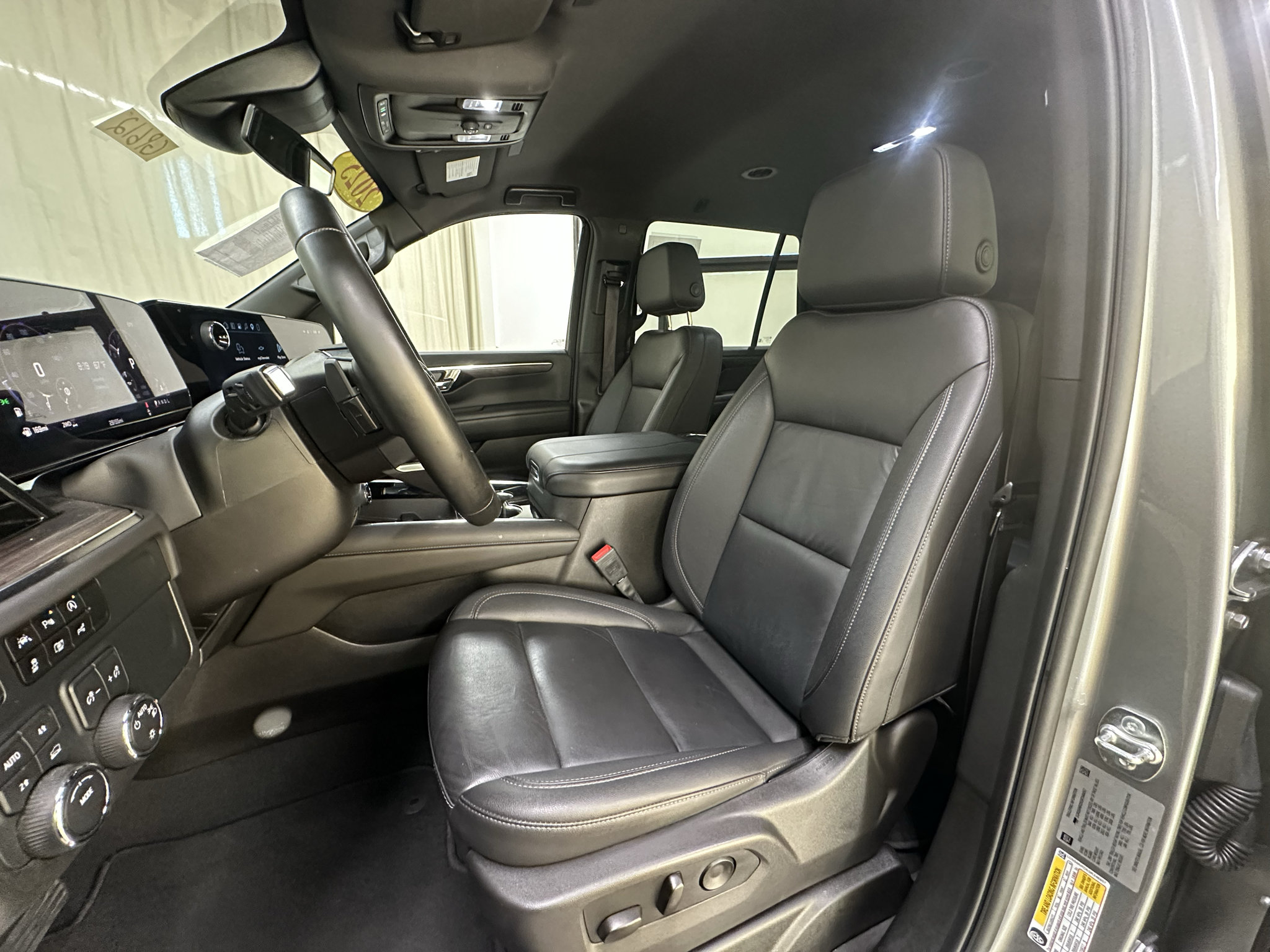 Used 2025 Chevrolet Tahoe LT AWD/4WD image 26