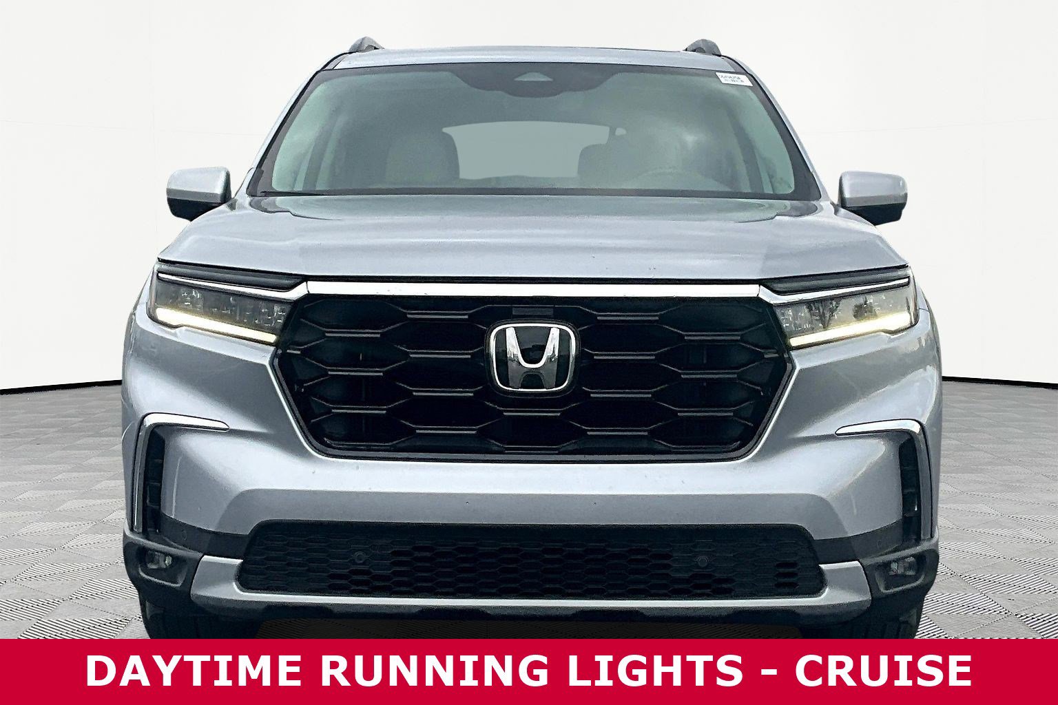 Used 2023 Honda Pilot Touring image 2