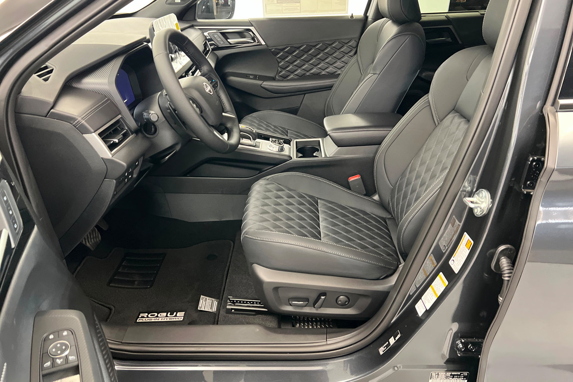 New 2026 Nissan Rogue Platinum AWD/4WD image 17