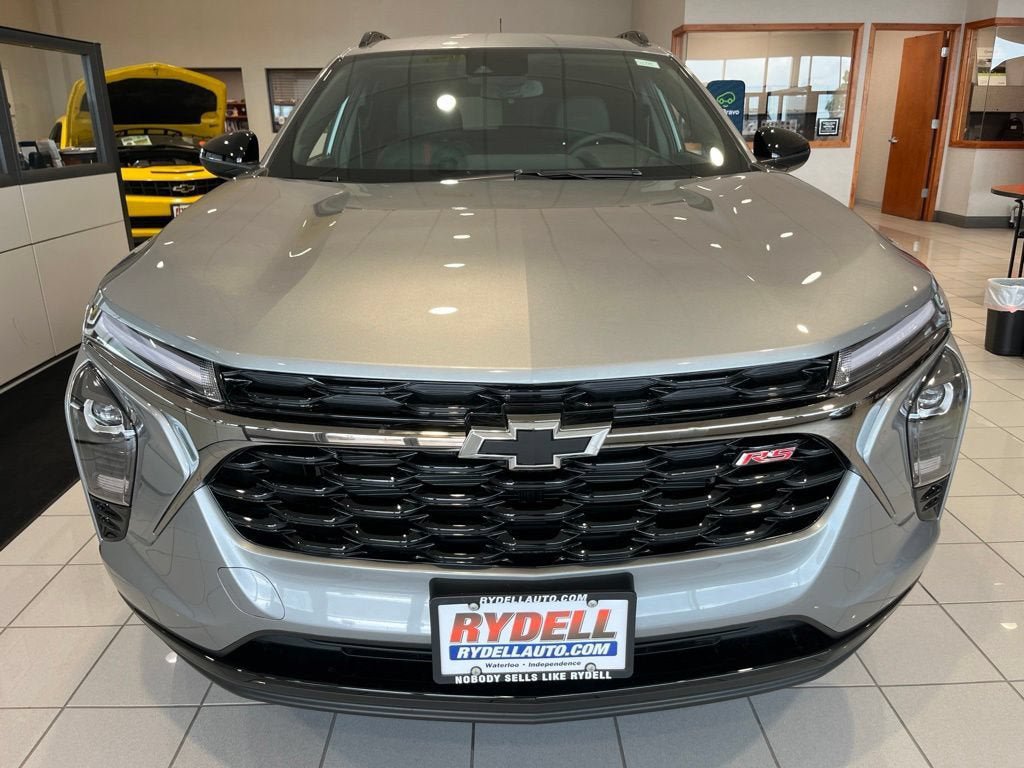 New 2026 Chevrolet Trax RS w/ Driver Confidence Package FWD image 5
