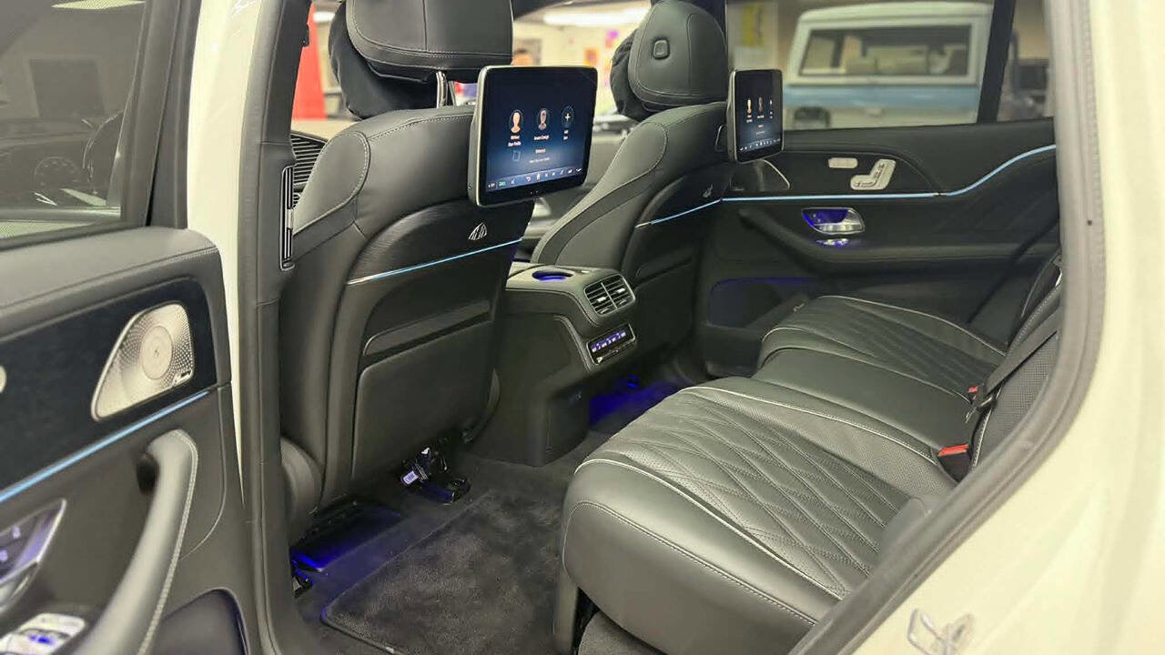 Used 2026 Mercedes-Benz Maybach GLS 600 4MATIC image 19