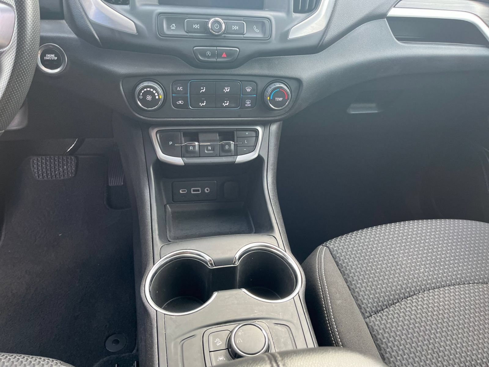 Used 2024 GMC Terrain SLE FWD image 36