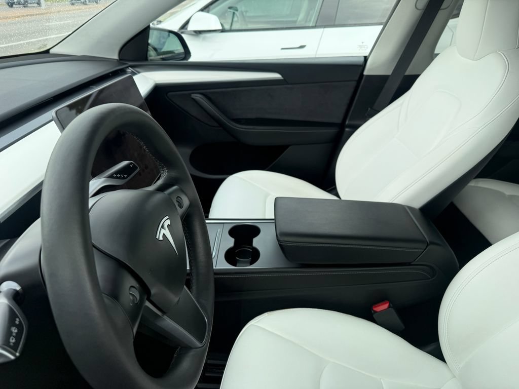 Used 2023 Tesla Model Y Long Range AWD/4WD image 24