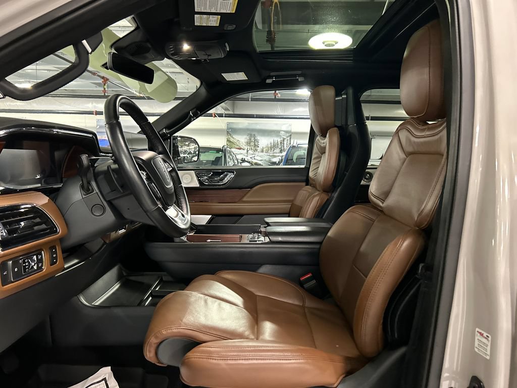 Used 2022 Lincoln Navigator L Reserve AWD/4WD image 11