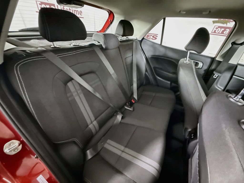 Certified 2024 Hyundai Venue SEL FWD image 30