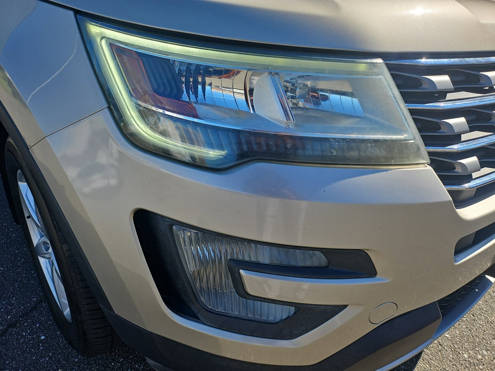 Used 2017 Ford Explorer XLT AWD/4WD image 11