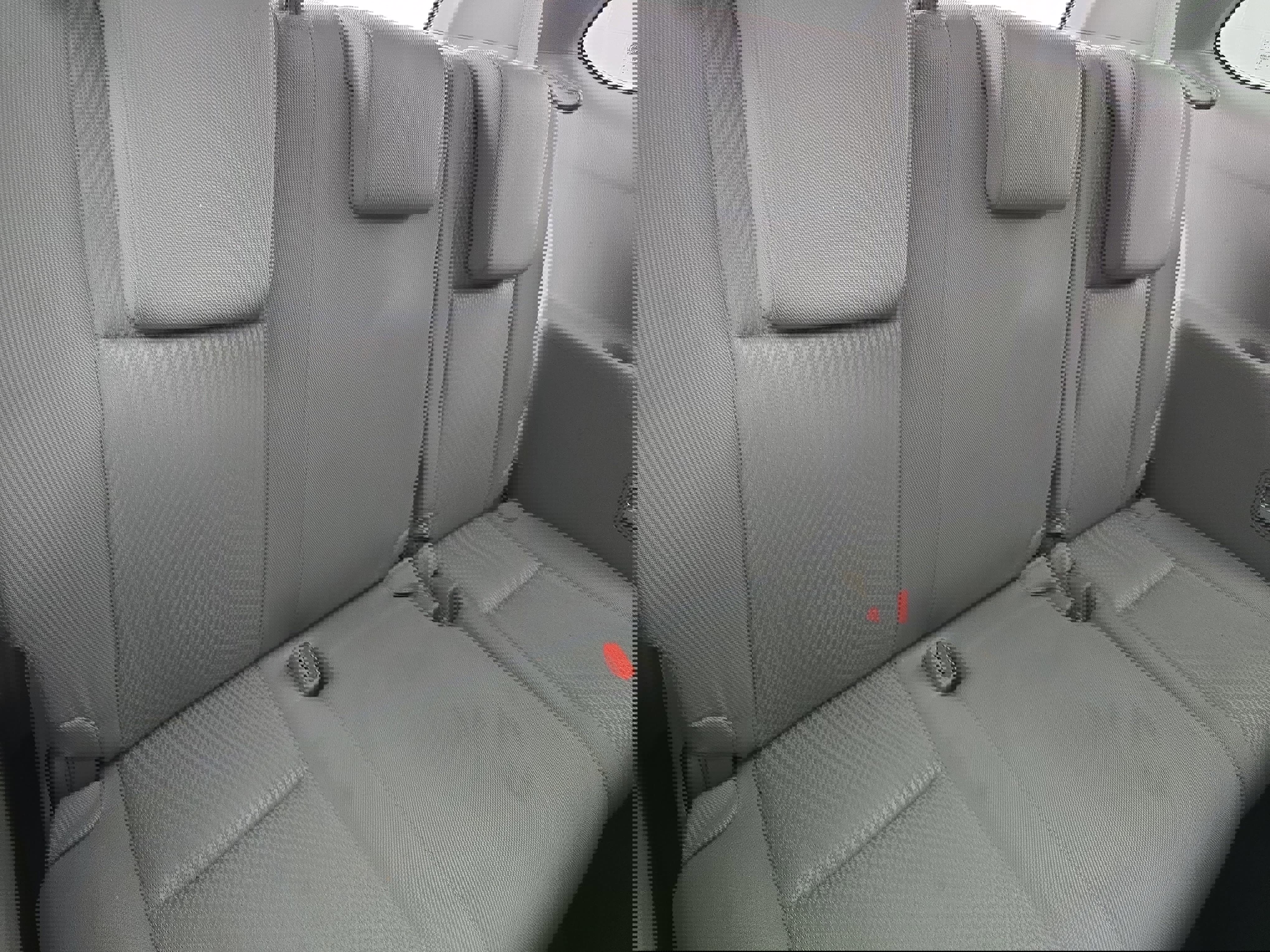 Used 2015 Toyota Highlander LE image 12