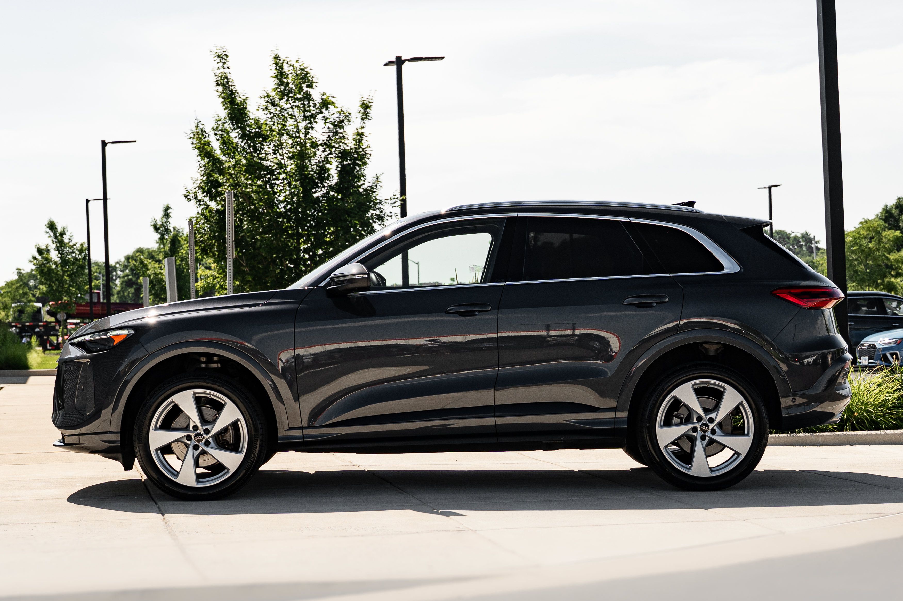 Certified 2025 Audi Q5 Premium Plus w/ Premium Plus AWD/4WD image 6