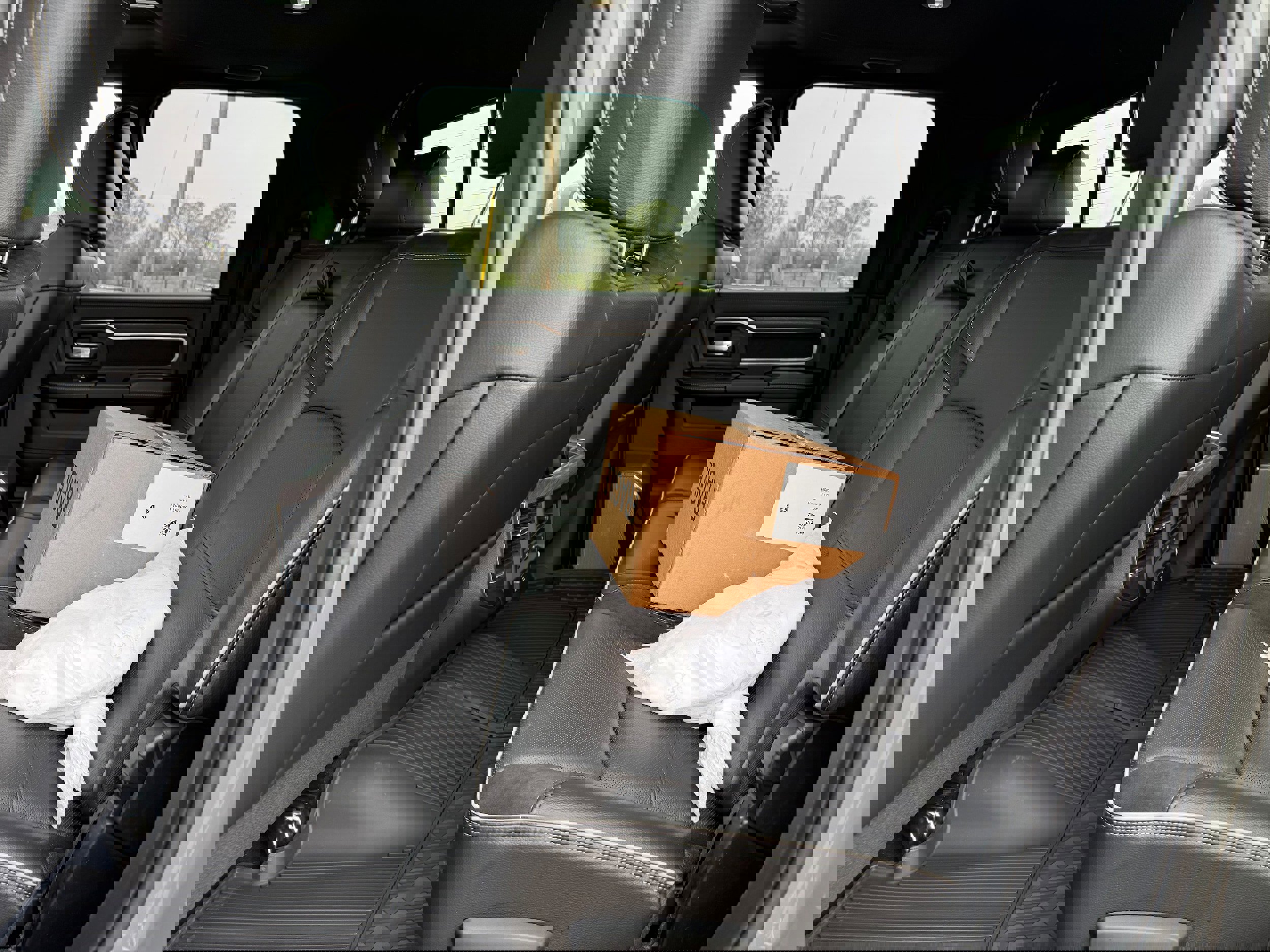 New 2026 RAM 2500 Laramie AWD/4WD image 12