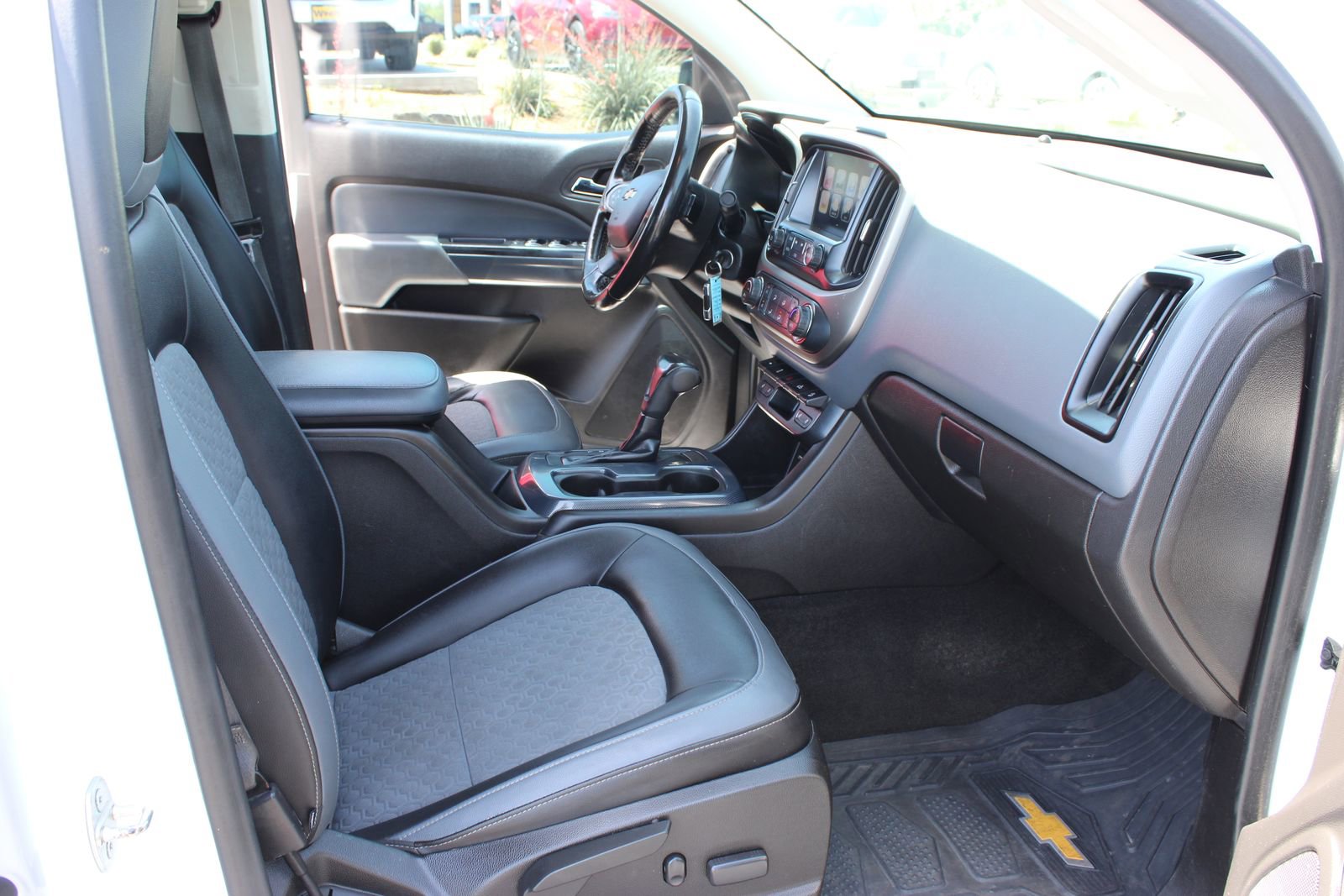Used 2017 Chevrolet Colorado Z71 AWD/4WD image 22