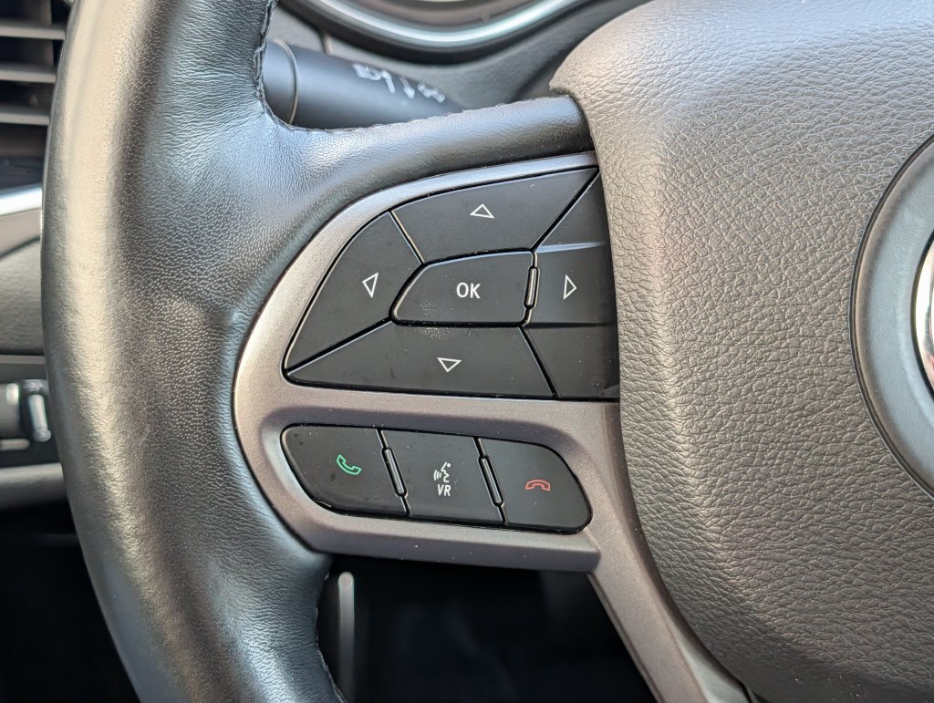 Used 2019 Jeep Cherokee Limited AWD/4WD image 24