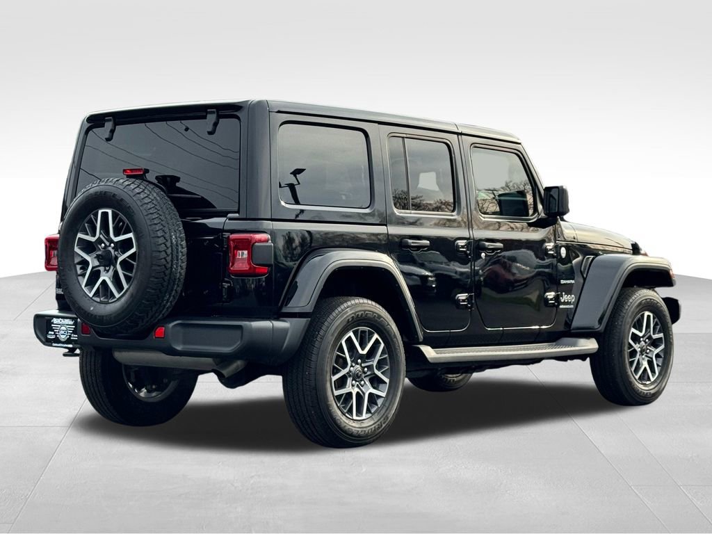 Used 2024 Jeep Wrangler Unlimited Sahara AWD/4WD image 7