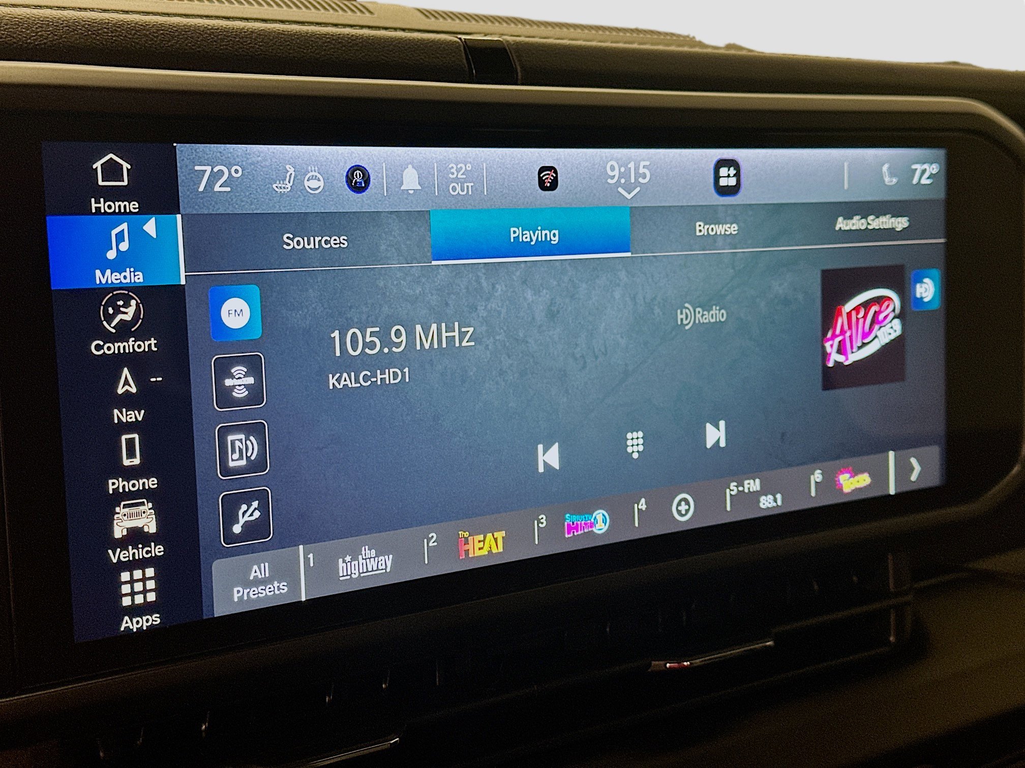 Used 2024 Jeep Wrangler High Altitude image 21