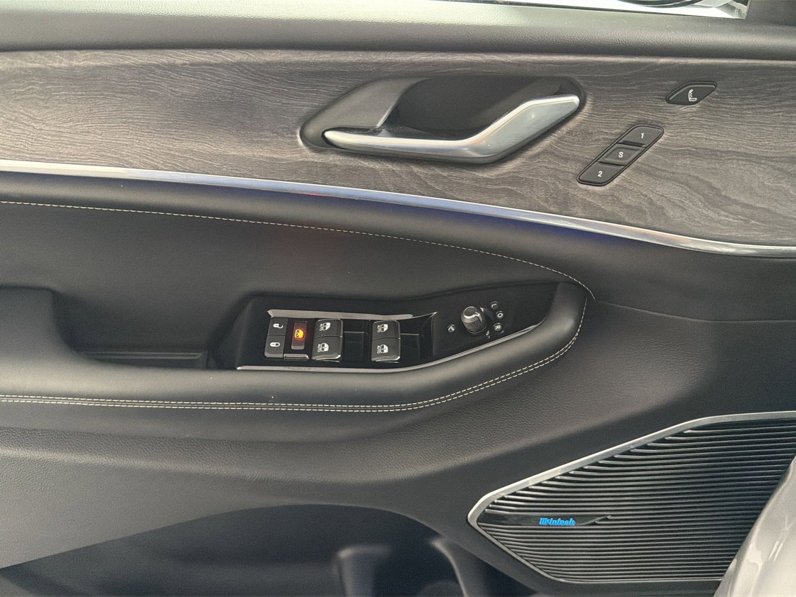 Used 2021 Jeep Grand Cherokee L Overland w/ Luxury Tech Group IV image 15