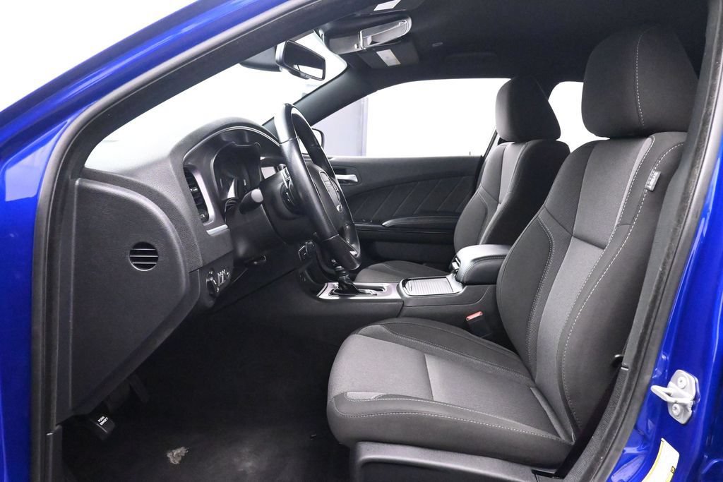 Used 2022 Dodge Charger SXT w/ Blacktop Package AWD/4WD image 10