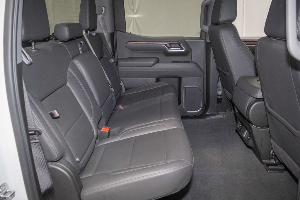 Used 2025 GMC Sierra 1500 SLT AWD/4WD image 14