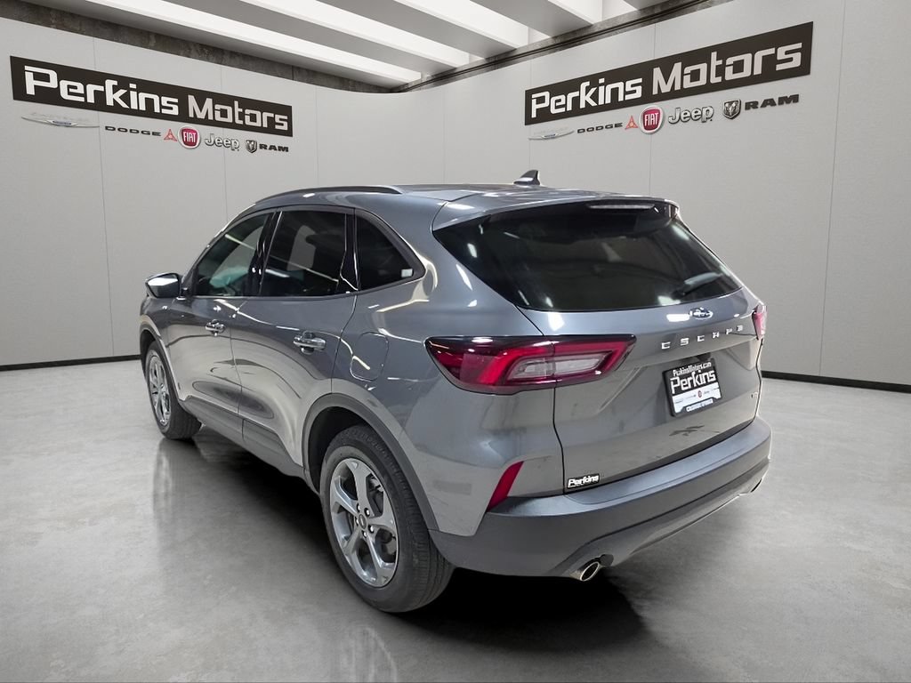 Used 2025 Ford Escape ST-Line Select AWD/4WD image 3