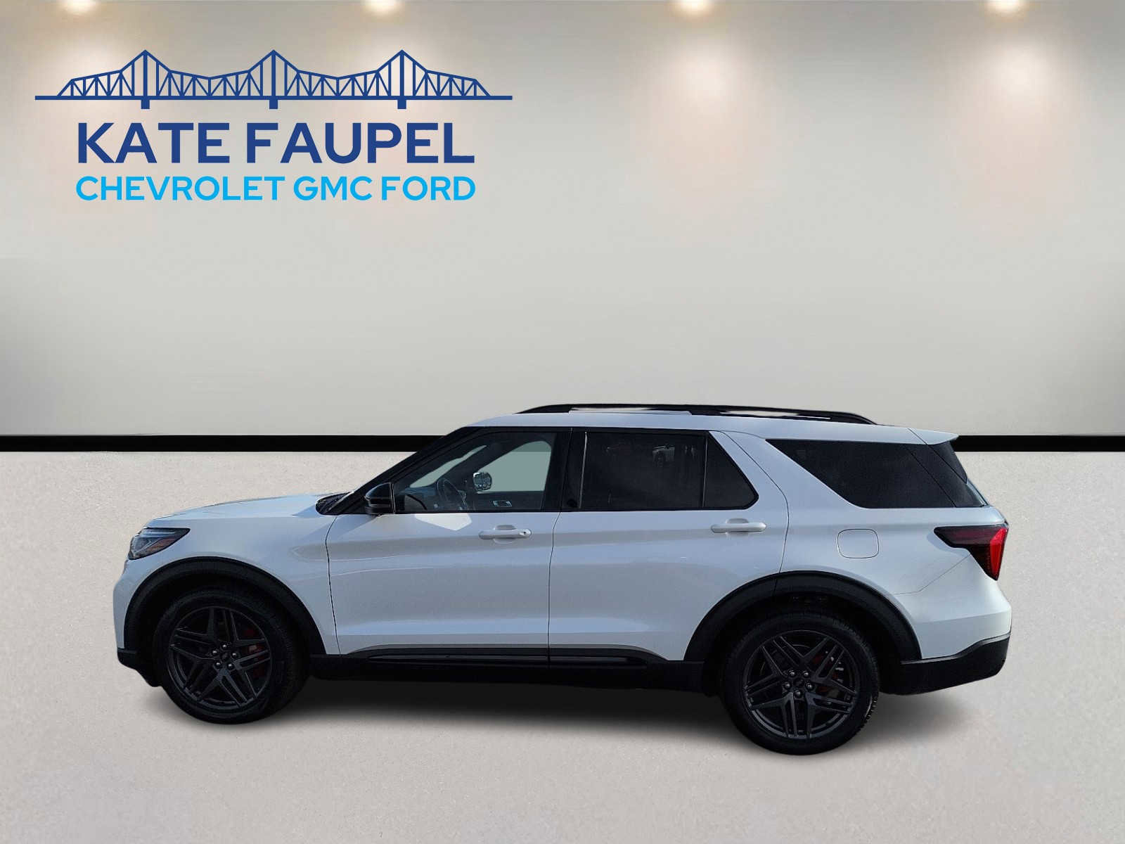Used 2025 Ford Explorer ST image 4