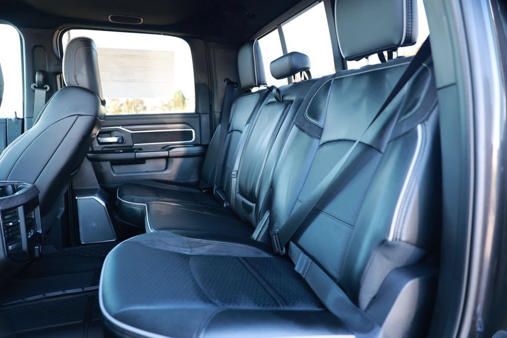 New 2026 RAM 3500 Laramie AWD/4WD image 31